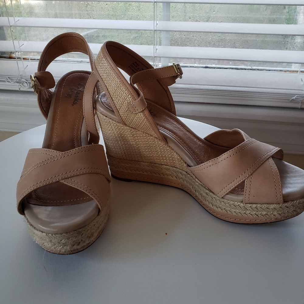 Ideal summer espadrilles! Perfect Nude color!